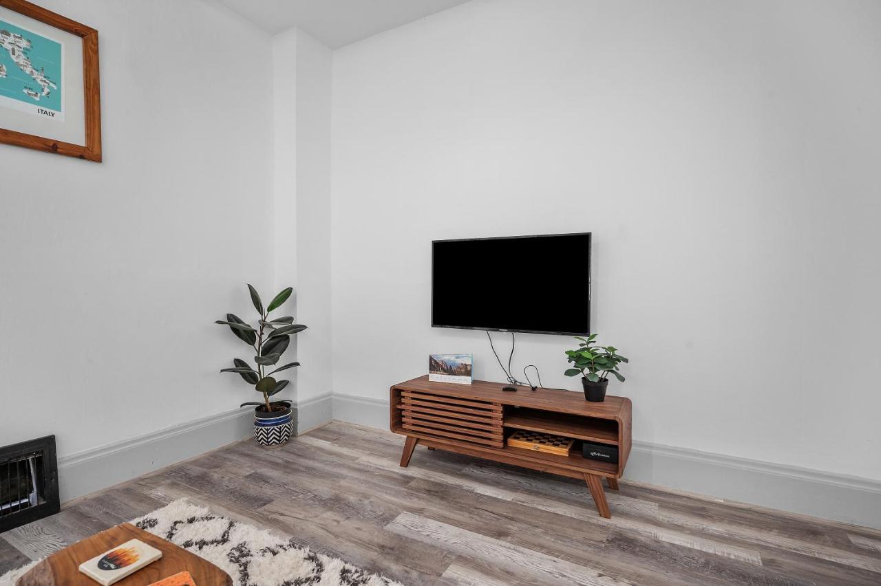 Center Of Little Italy #2 Apartment Cleveland Luaran gambar